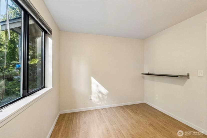 Property photo for 1632 Ne Perkins Way, Shoreline photo 18