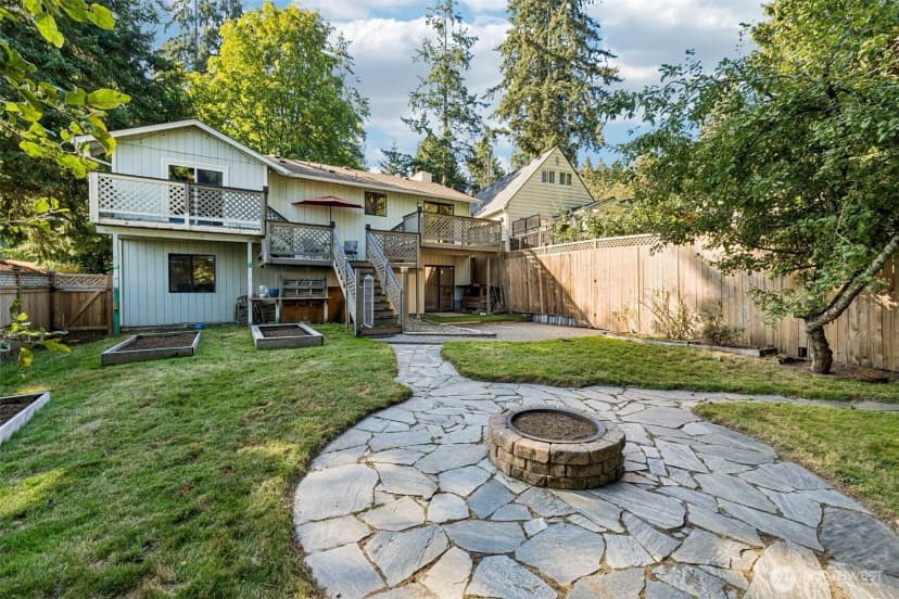 Property photo for 1632 Ne Perkins Way, Shoreline photo 31