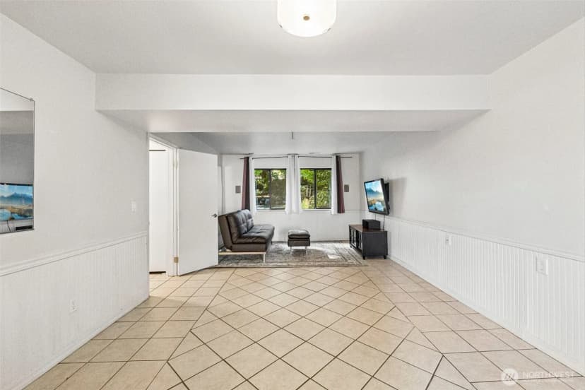 Property photo for 1632 Ne Perkins Way, Shoreline photo 29