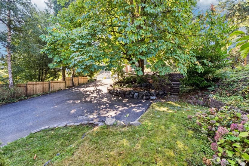 Property photo for 1632 Ne Perkins Way, Shoreline photo 38