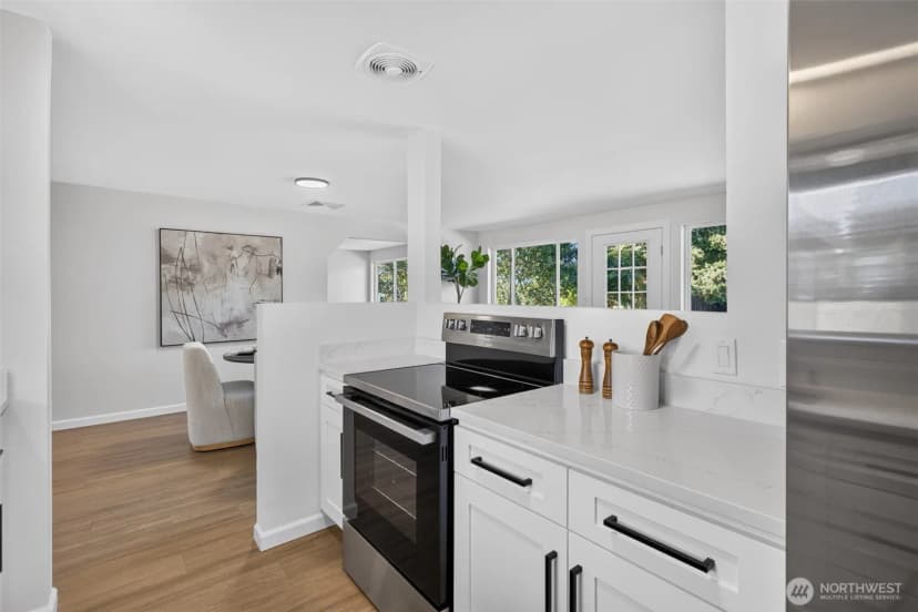 Property photo for 30025 14th Avenue S, Federal Way photo 8