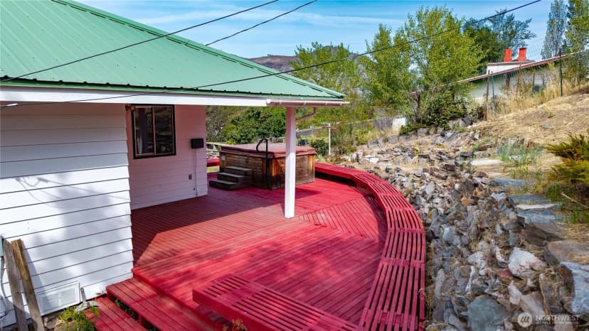 Property photo for 121 Sw 121 Street, Tonasket photo 19