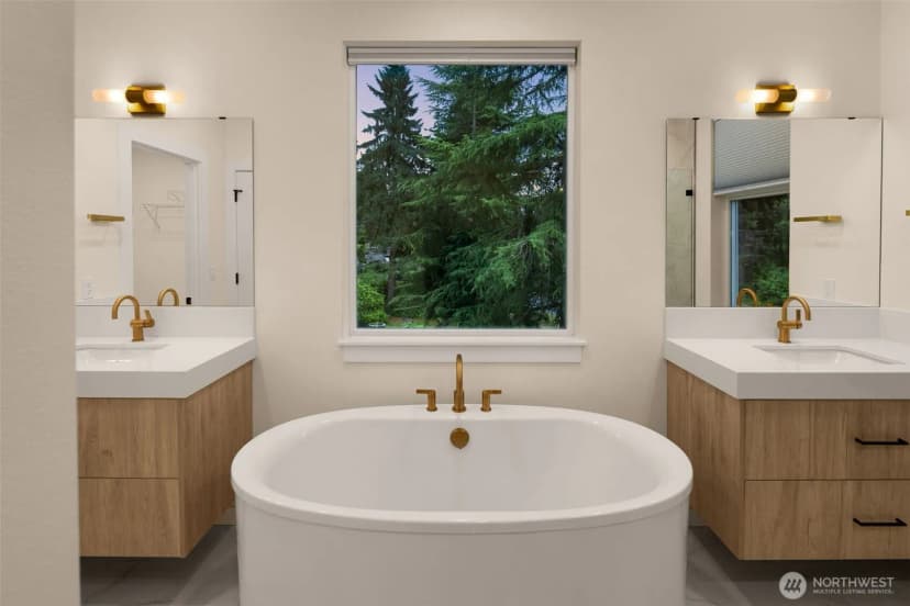 Property photo for 8409 Ne 137th Street, Kirkland photo 23