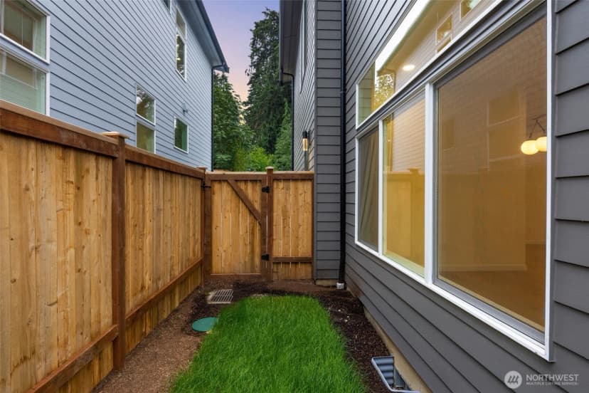 Property photo for 8409 Ne 137th Street, Kirkland photo 34