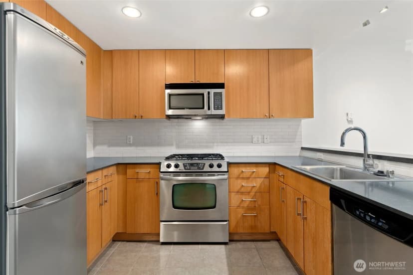 Property photo for 76 Cedar Street #313, Seattle photo 10