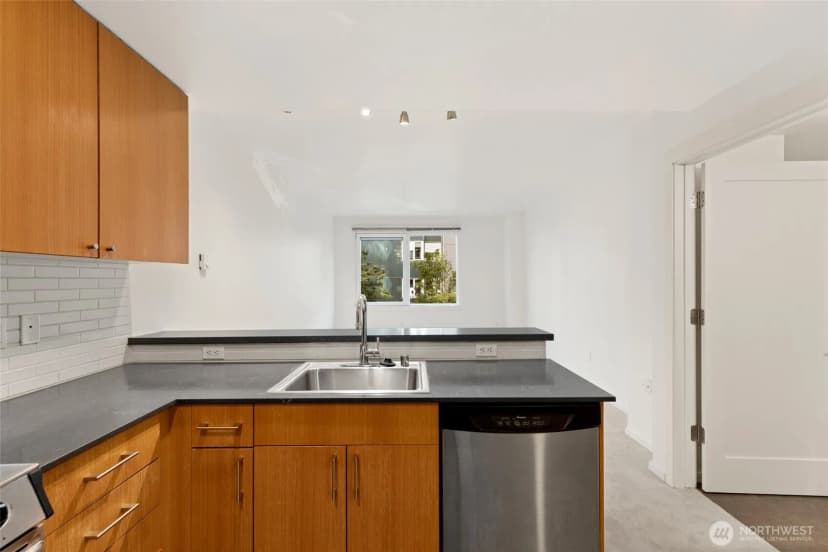 Property photo for 76 Cedar Street #313, Seattle photo 12