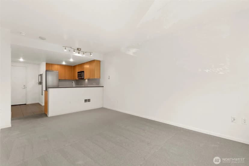 Property photo for 76 Cedar Street #313, Seattle photo 7