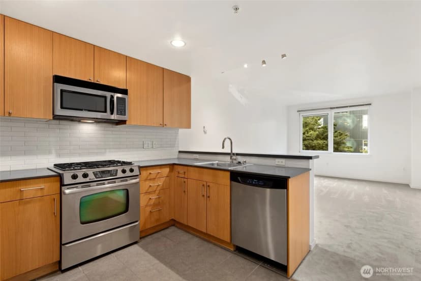 Property photo for 76 Cedar Street #313, Seattle photo 11