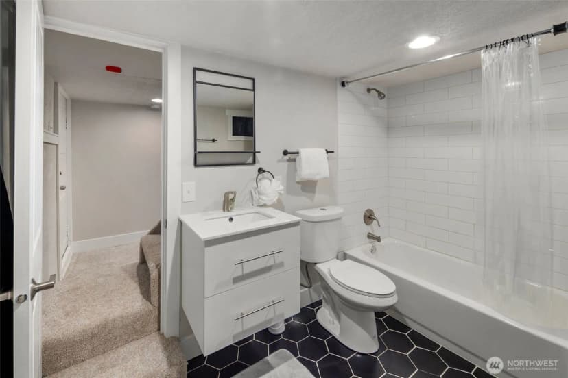 Property photo for 9338 39th Avenue S, Seattle photo 27
