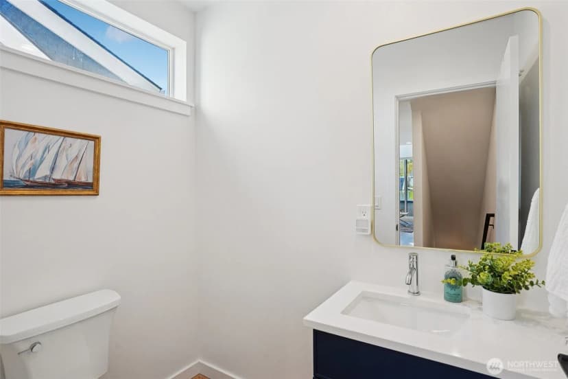 Property photo for 6211 12th Avenue Ne, Seattle photo 16