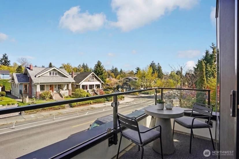 Property photo for 6211 12th Avenue Ne, Seattle photo 4