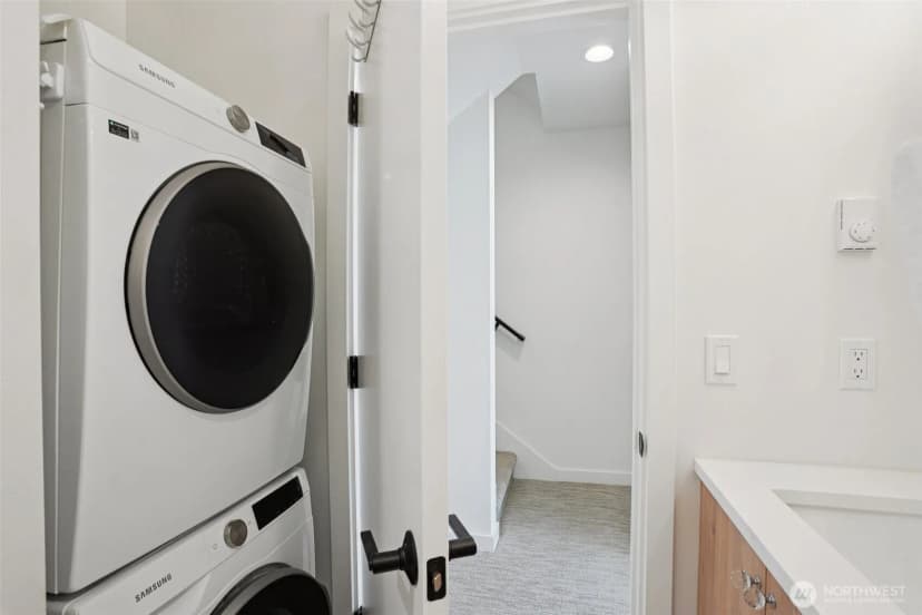 Property photo for 6211 12th Avenue Ne, Seattle photo 32