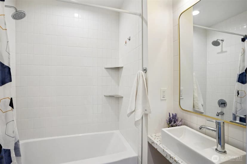Property photo for 6211 12th Avenue Ne, Seattle photo 29