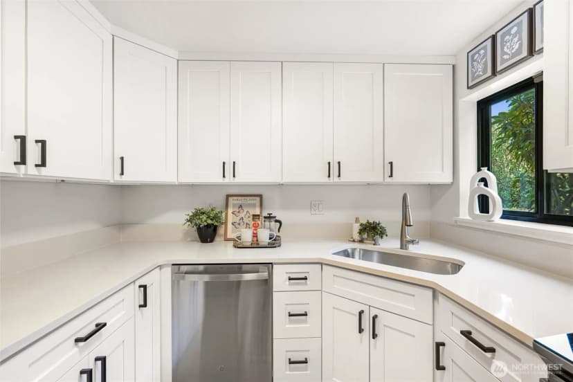 Property photo for 1800 N 105th Street #101, Seattle photo 6