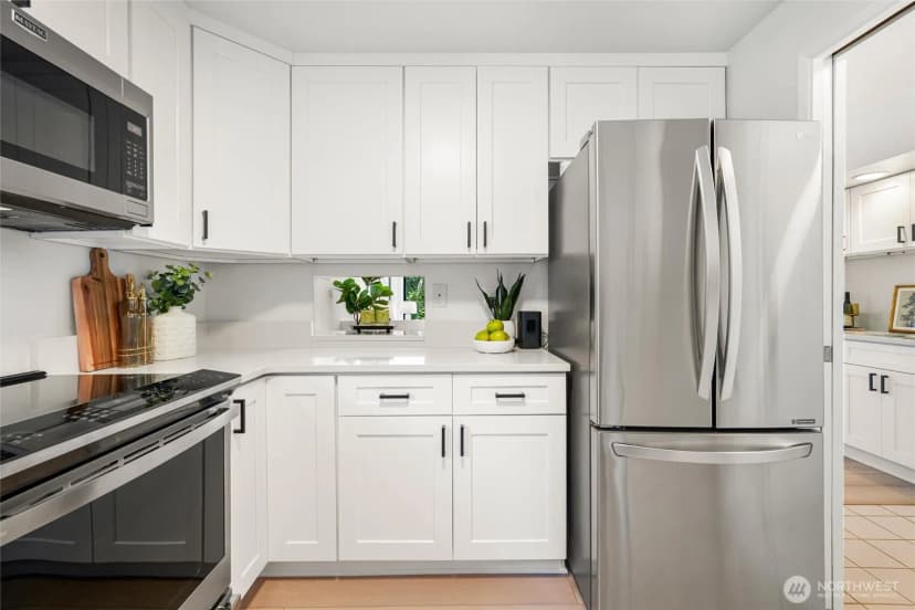 Property photo for 1800 N 105th Street #101, Seattle photo 4