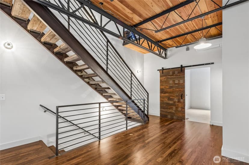 Property photo for 2377 Harbor Avenue Sw, Seattle photo 6