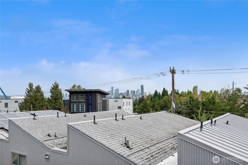 Property photo for 2377 Harbor Avenue Sw, Seattle photo 22
