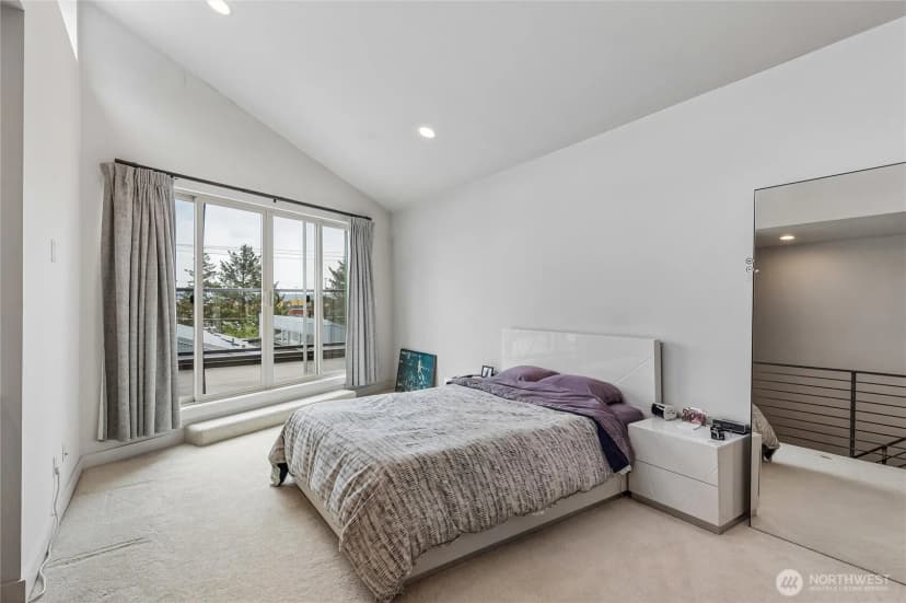 Property photo for 2377 Harbor Avenue Sw, Seattle photo 20