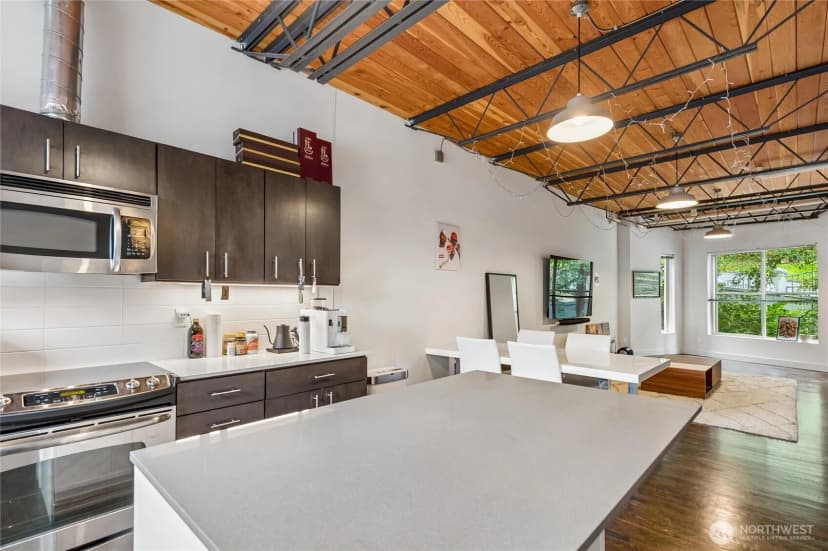 Property photo for 2377 Harbor Avenue Sw, Seattle photo 18