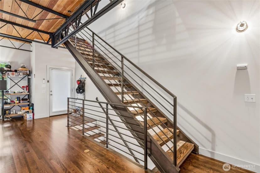 Property photo for 2377 Harbor Avenue Sw, Seattle photo 13
