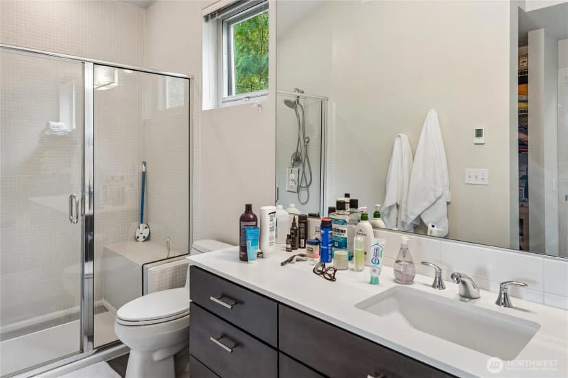 Property photo for 2377 Harbor Avenue Sw, Seattle photo 25