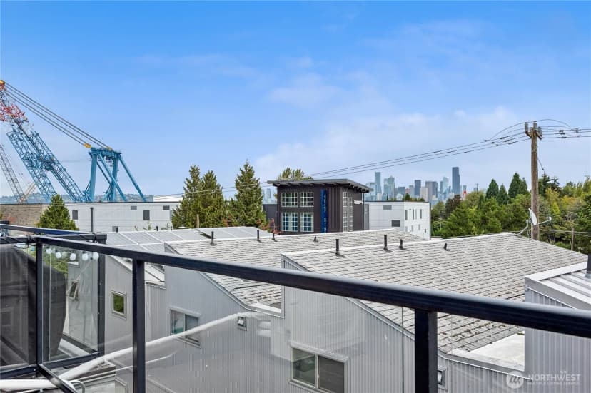 Property photo for 2377 Harbor Avenue Sw, Seattle photo 21