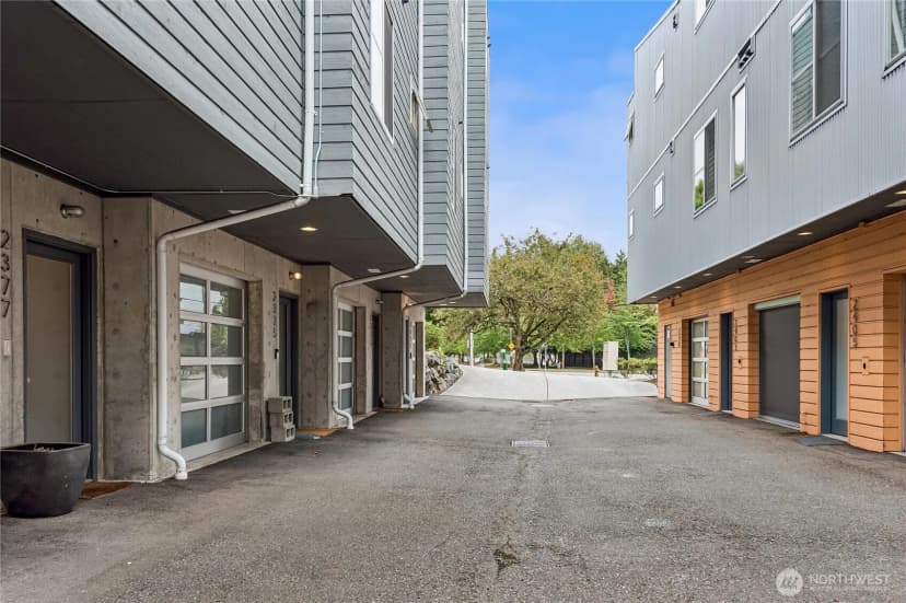 Property photo for 2377 Harbor Avenue Sw, Seattle photo 28
