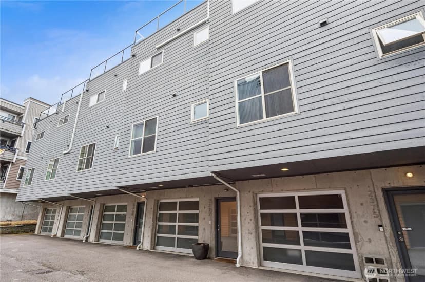 Property photo for 2377 Harbor Avenue Sw, Seattle photo 29