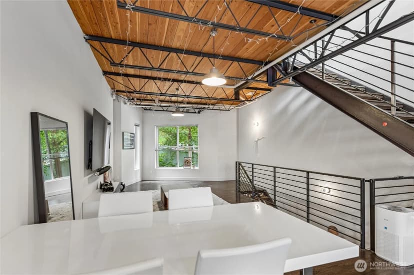 Property photo for 2377 Harbor Avenue Sw, Seattle photo 12