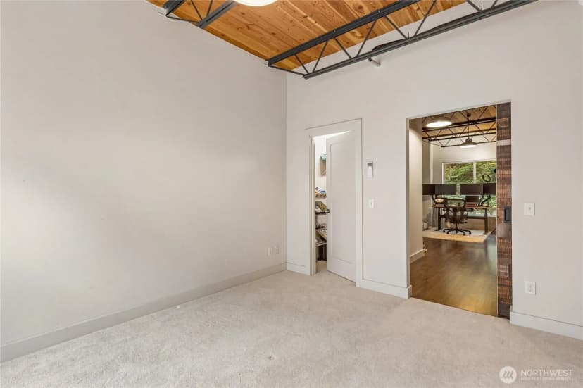Property photo for 2377 Harbor Avenue Sw, Seattle photo 10
