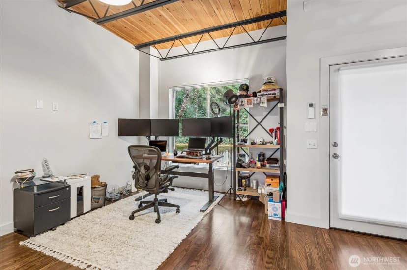 Property photo for 2377 Harbor Avenue Sw, Seattle photo 8