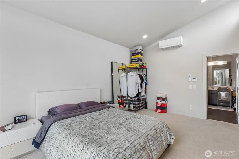 Property photo for 2377 Harbor Avenue Sw, Seattle photo 23
