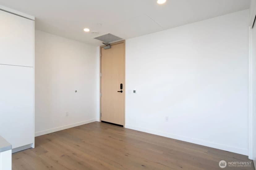 Property photo for 10232 10th Avenue Ne #1207, Bellevue photo 11
