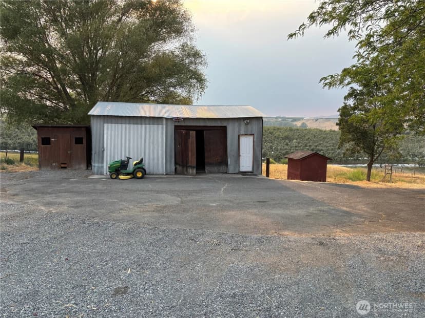 Property photo for 1701 Reservoir Loop Road, Selah photo 9