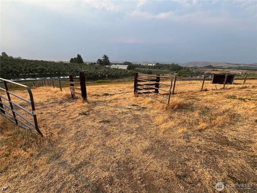 Property photo for 1701 Reservoir Loop Road, Selah photo 15
