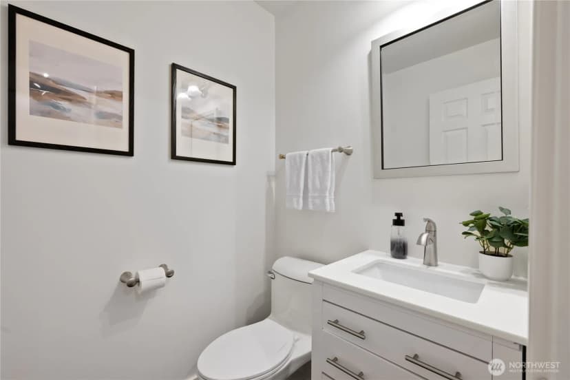 Property photo for 3648 Francis Avenue N #d, Seattle photo 14