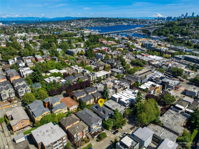 Property photo for 3648 Francis Avenue N #d, Seattle photo 31