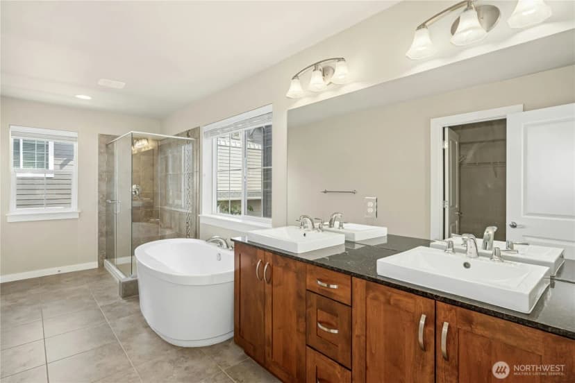 Property photo for 365 Ne Denny Way, Issaquah photo 17