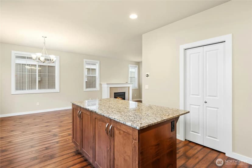 Property photo for 365 Ne Denny Way, Issaquah photo 12