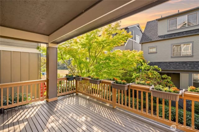 Property photo for 365 Ne Denny Way, Issaquah photo 3