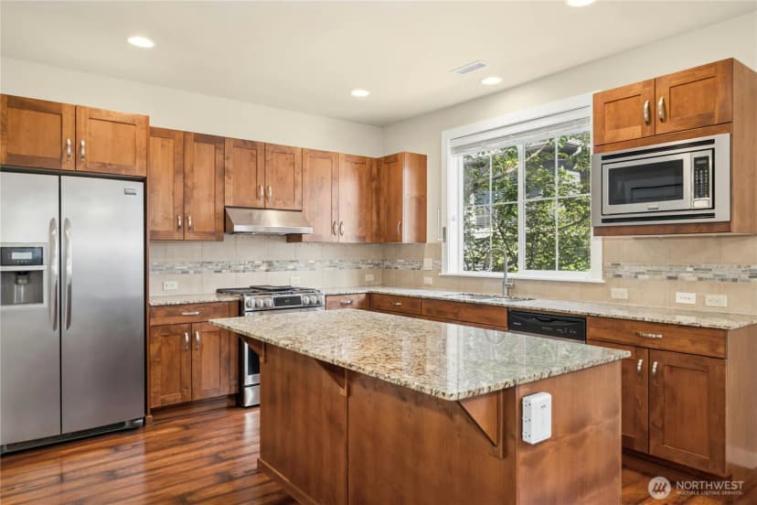 Property photo for 365 Ne Denny Way, Issaquah photo 9