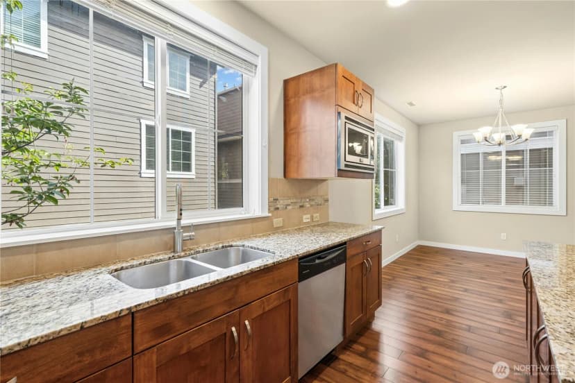 Property photo for 365 Ne Denny Way, Issaquah photo 11
