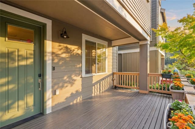Property photo for 365 Ne Denny Way, Issaquah photo 2
