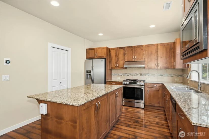 Property photo for 365 Ne Denny Way, Issaquah photo 10