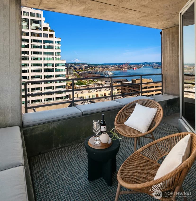 Property photo for 2125 1st Avenue #1304, Seattle photo 6