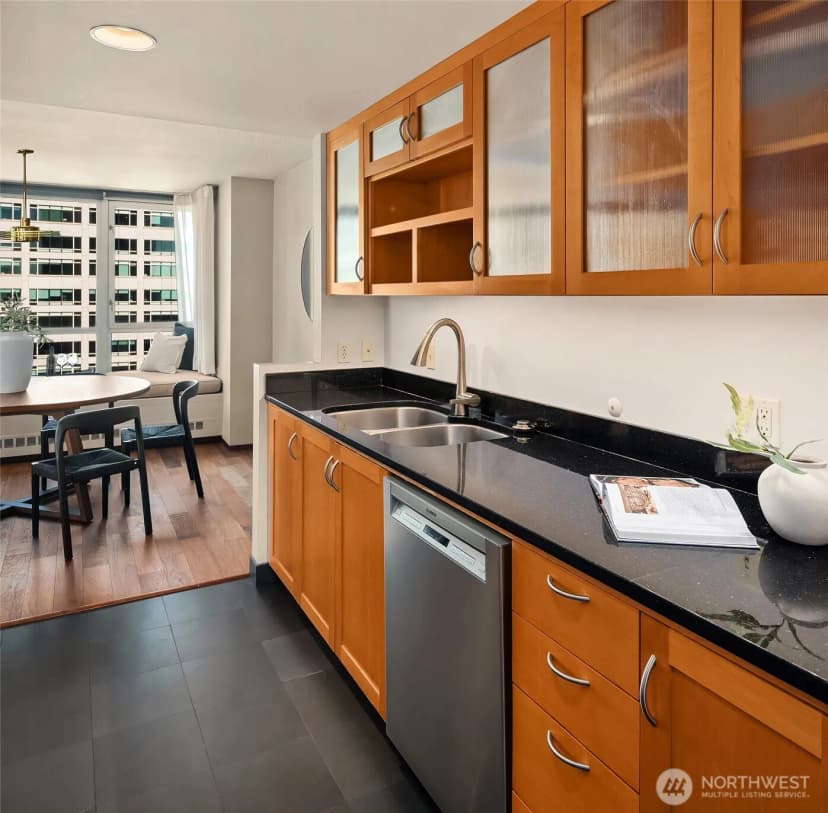 Property photo for 2125 1st Avenue #1304, Seattle photo 20