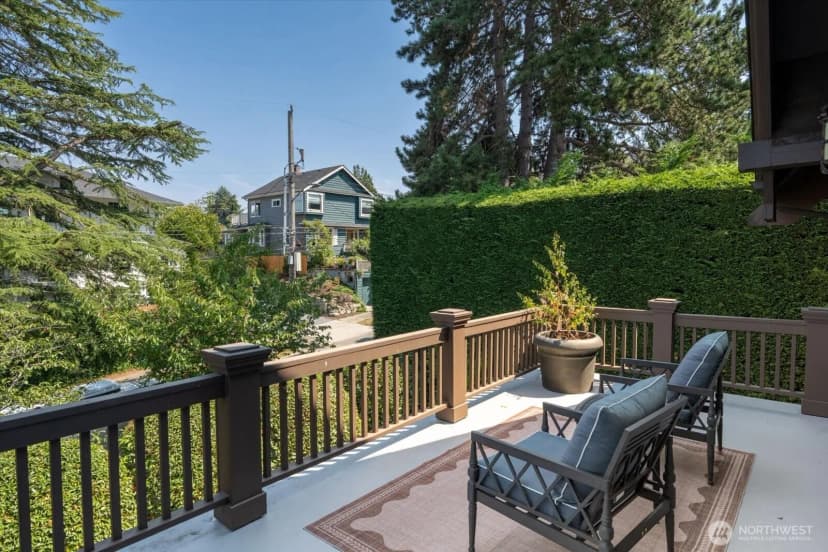 Property photo for 1215 E Lynn Street, Seattle photo 23