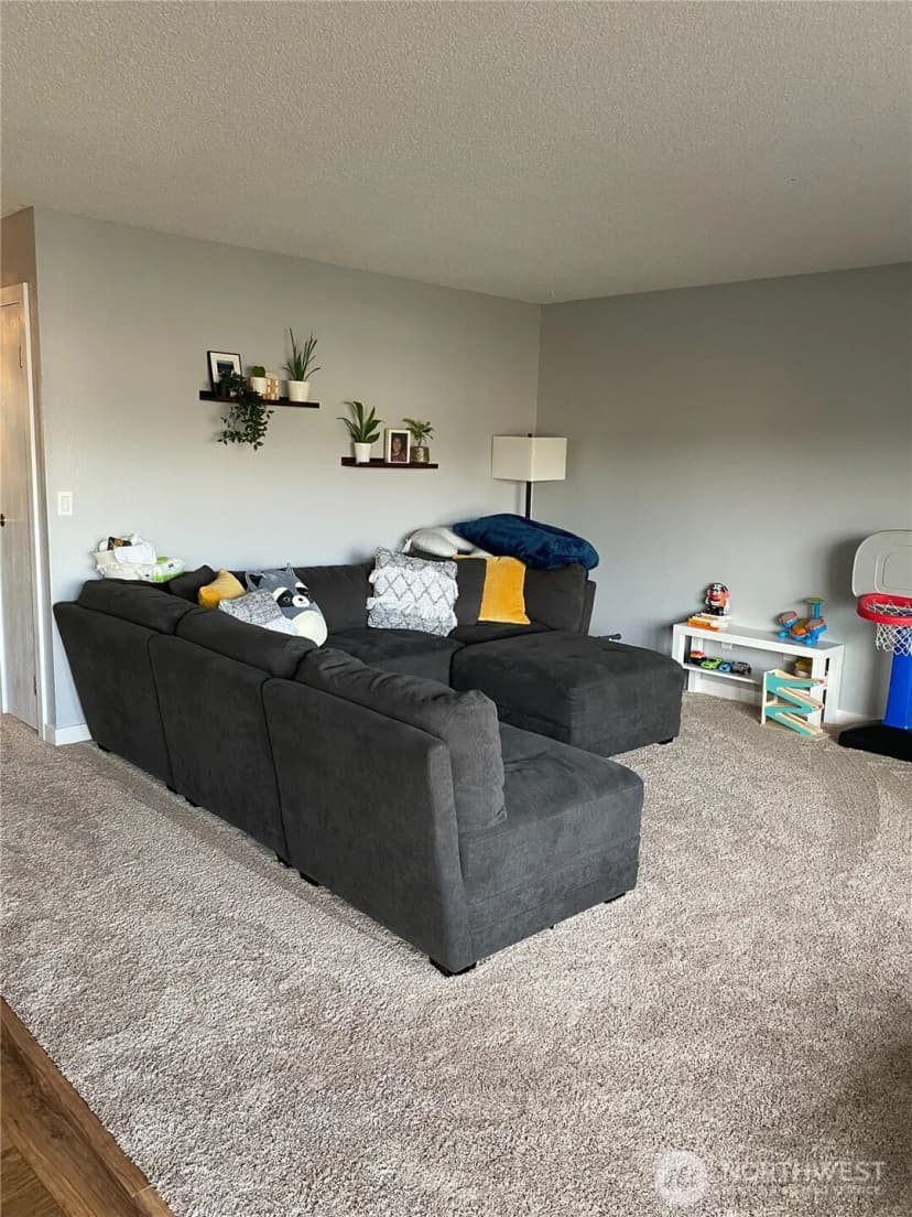 Property photo for 17430 Ambaum Boulevard S #2, Burien photo 4