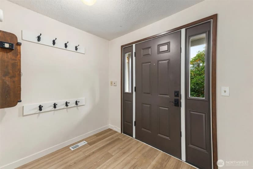 Property photo for 8209 E Davis Lane S, Tacoma photo 14