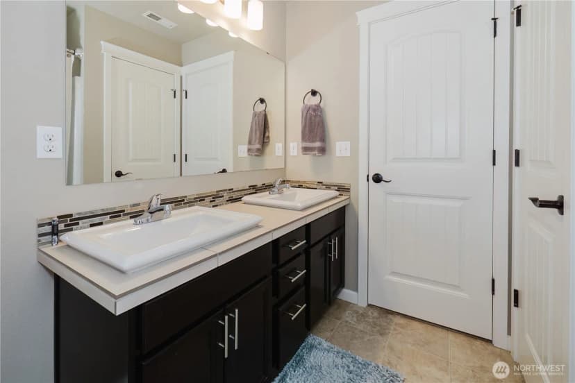 Property photo for 3820 Discovery Avenue Sw, Bremerton photo 30